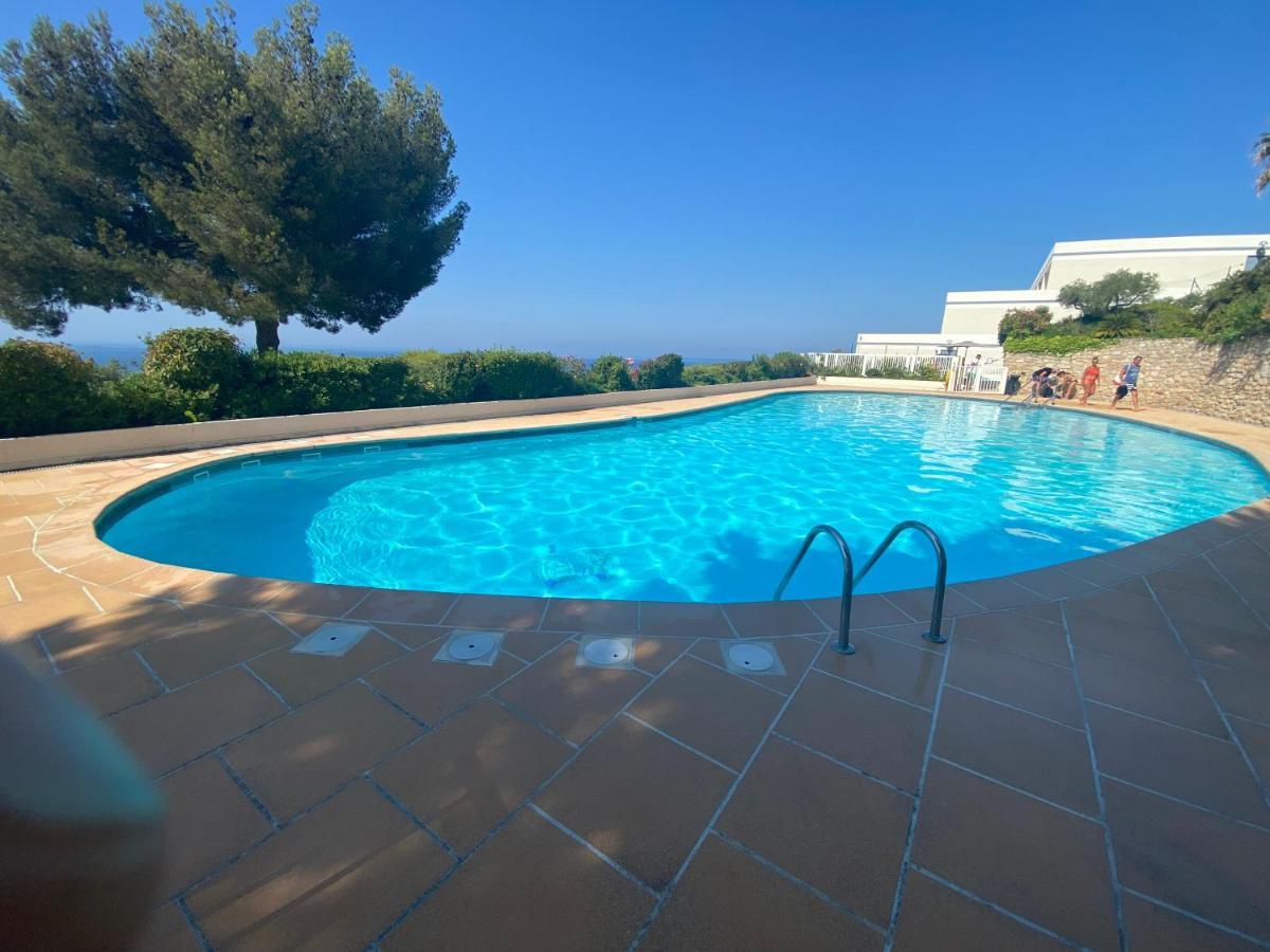 Superbe T2 44m2 - Grande Terrasse Vue Panoramique Exceptionnelle Piscine - Parking Bandol